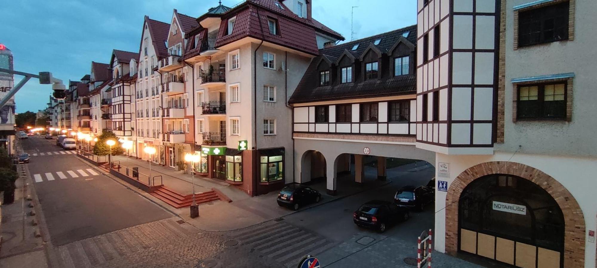 City Hall Bliss Suite - Premium Apartament Z Balkonem I Widokiem Na Ratusz Kołobrzeg Exterior foto