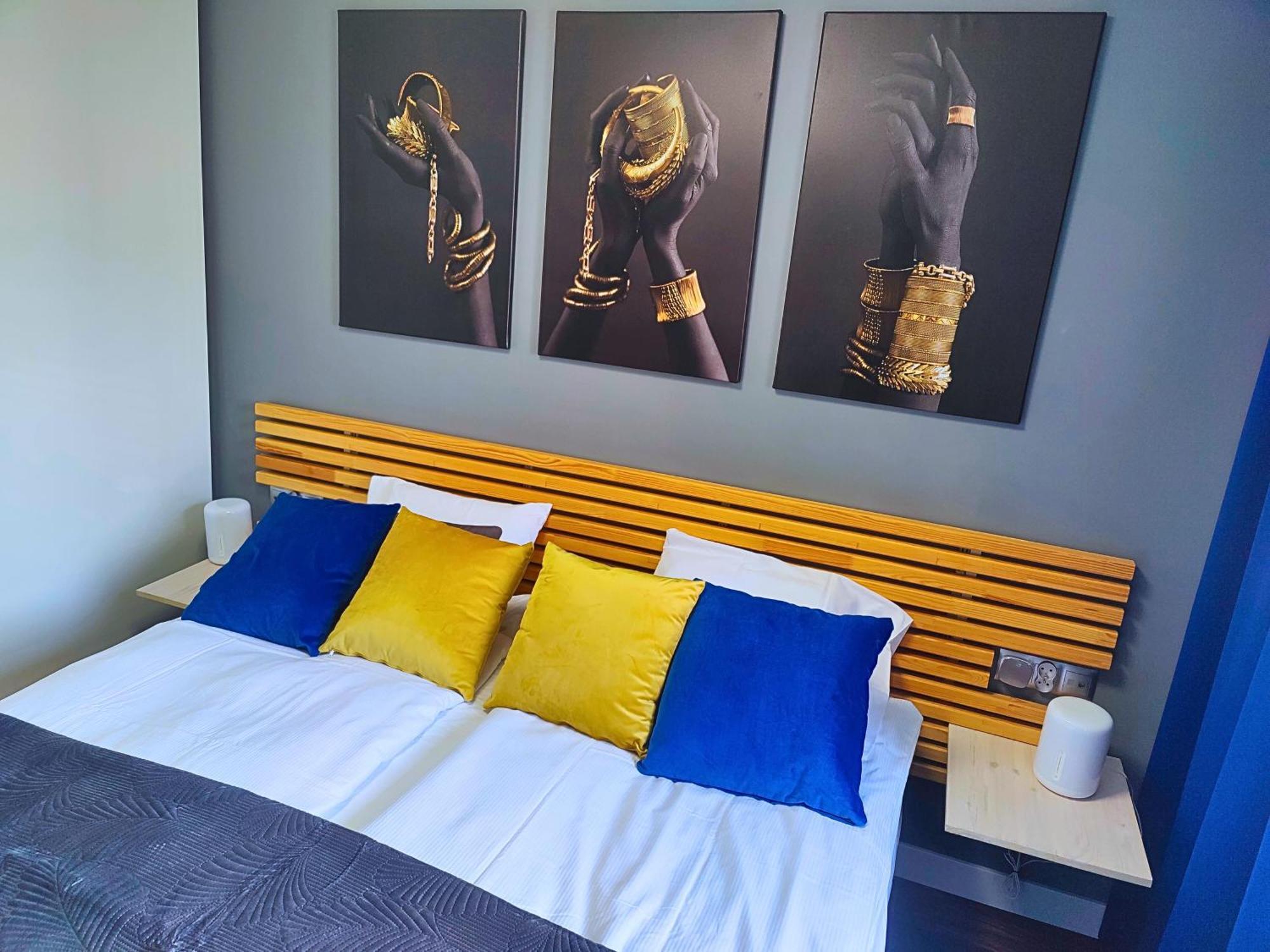 City Hall Bliss Suite - Premium Apartament Z Balkonem I Widokiem Na Ratusz Kołobrzeg Exterior foto